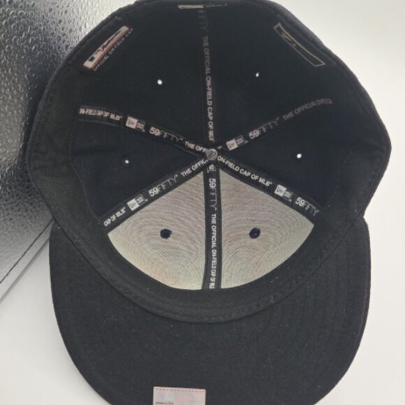 New Era 59FIFTY Yankees Hat – 7 1/4 – On‑Field Fitted Cap - Picture 6 of 8
